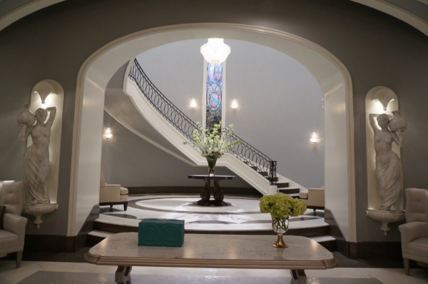 Scream queens house interior Scream queens house interior